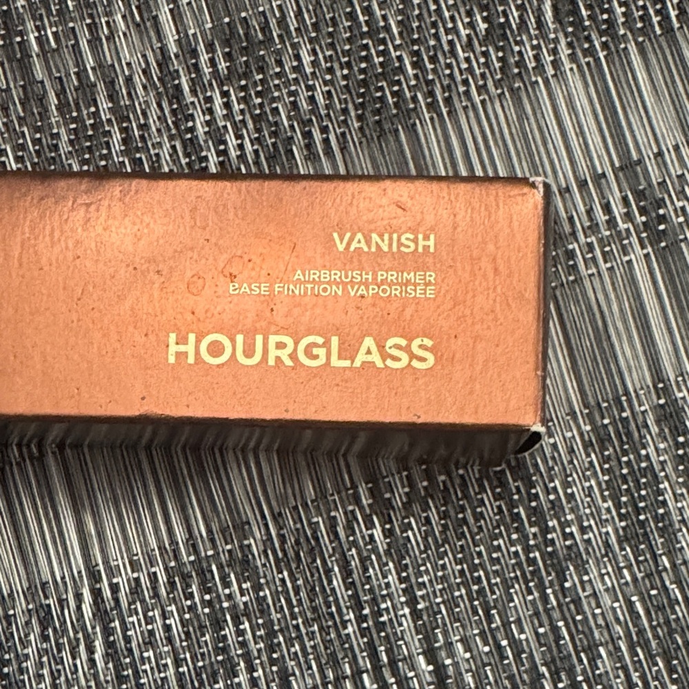 Hourglass Vanish Airbrush Primer in Bronze Packaging 1 FL oz/30 ml